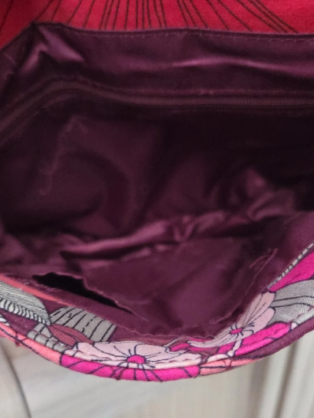 Vera Bradley Floral Quilted Crossbody Saddle Bag in Pink & Red w Mauve Trim - Picture 7 of 11